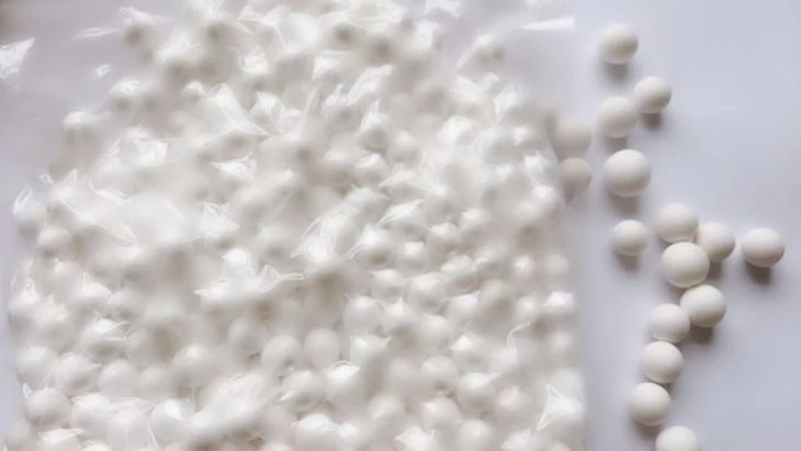 Alumina for air separation